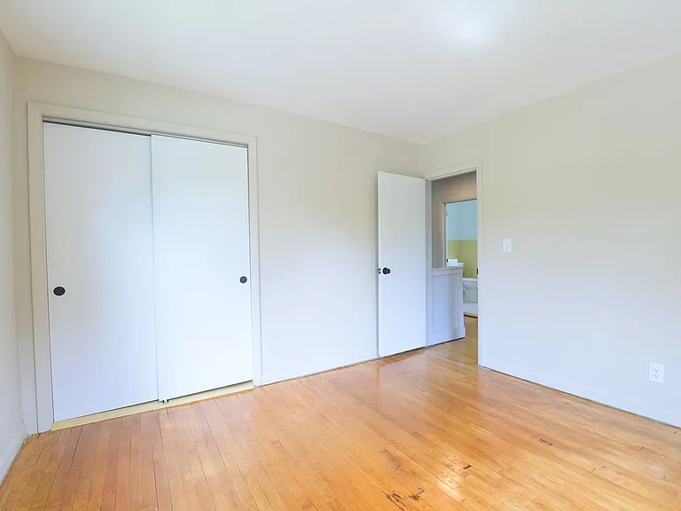 800 Simonds Rd — Photo 18