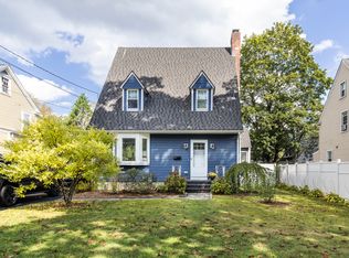 1346 Stratfield Rd, Fairfield, CT 06825