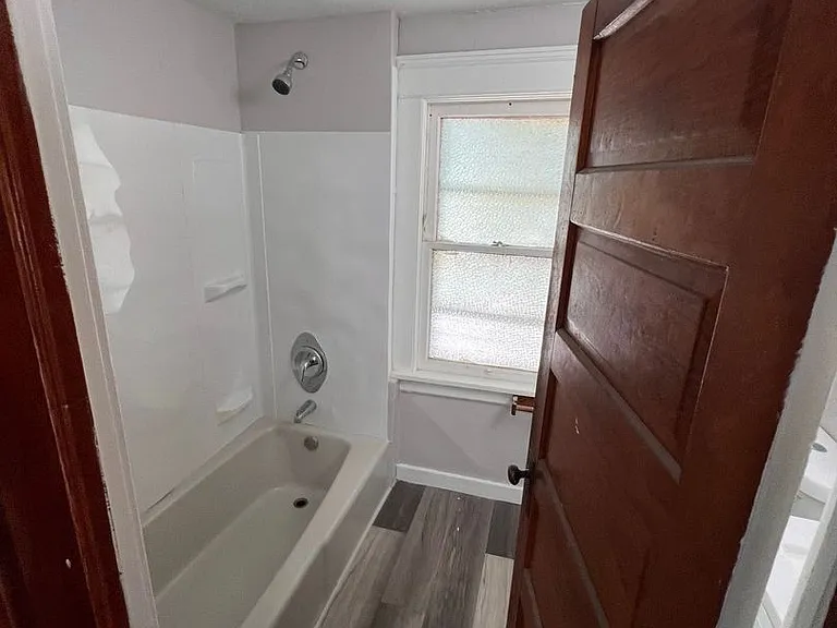 15912 Parkgrove Ave — Photo 8