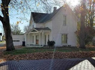 207 W Van Buren St, Leesburg, IN 46538