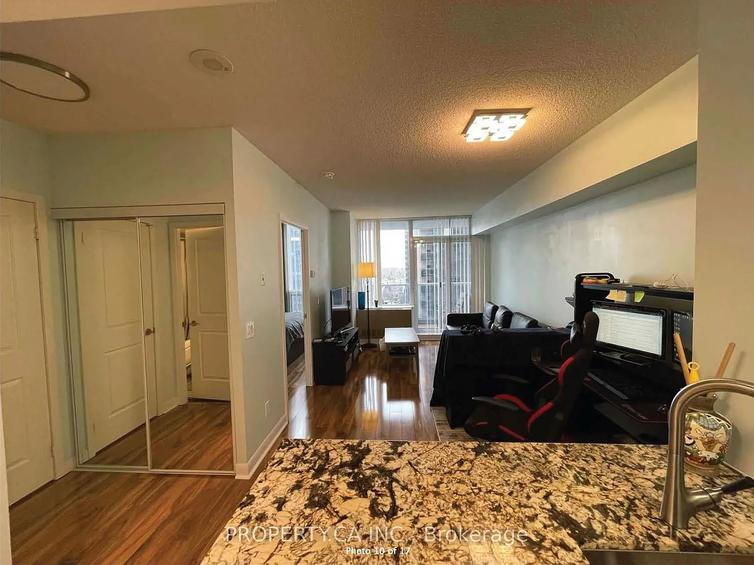 4978 Yonge St — Photo 2