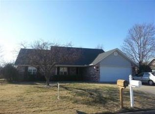 1006 Greenbrook Dr, Neosho, MO 64850