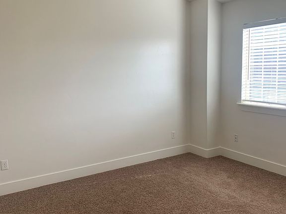 5th image of 233 Crescent View Ln N #1165-220