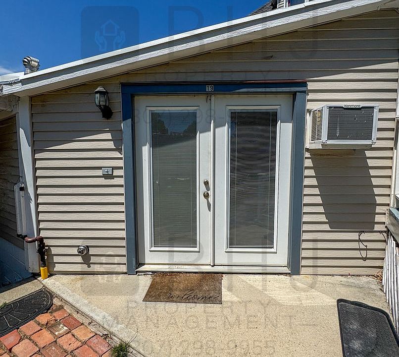 1st image of 372 W Loucks St #19