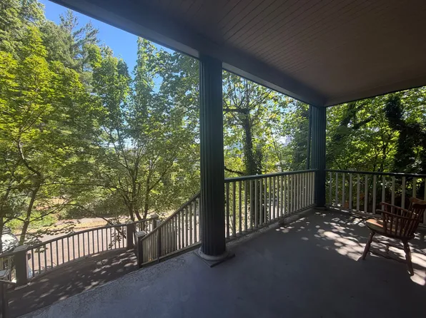 Hall Street Apartments, 1314 SW Hall St #E, Portland, OR 97201