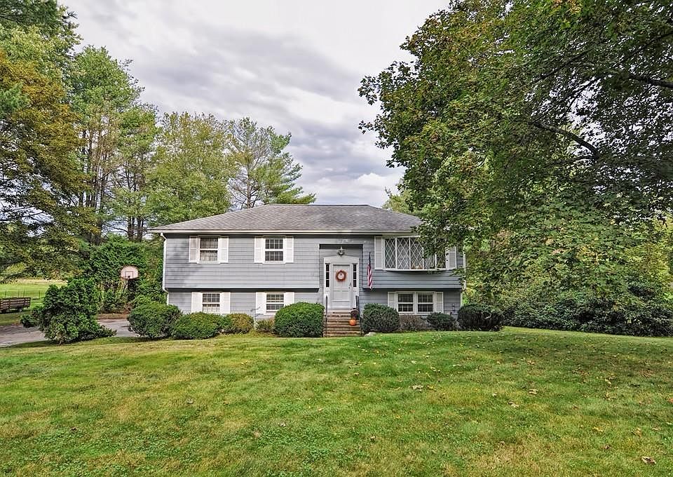 12 Village St, Millis, MA 02054 Zillow