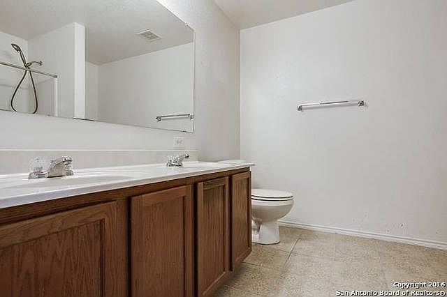 1st image of 8011 Ashwood Pointe