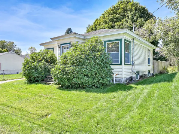 51 Genest Street, Lewiston, ME 04240