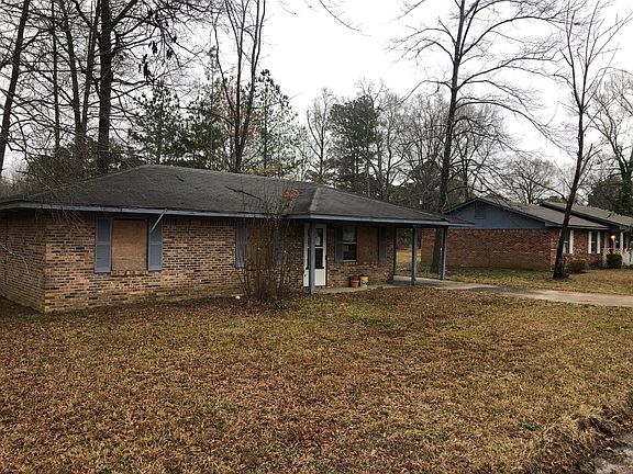 3rd image of 214 Chisholm Dr