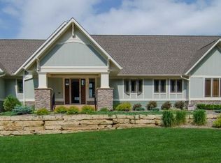 474 Oakhurst Cir, Lake City, MN 55041