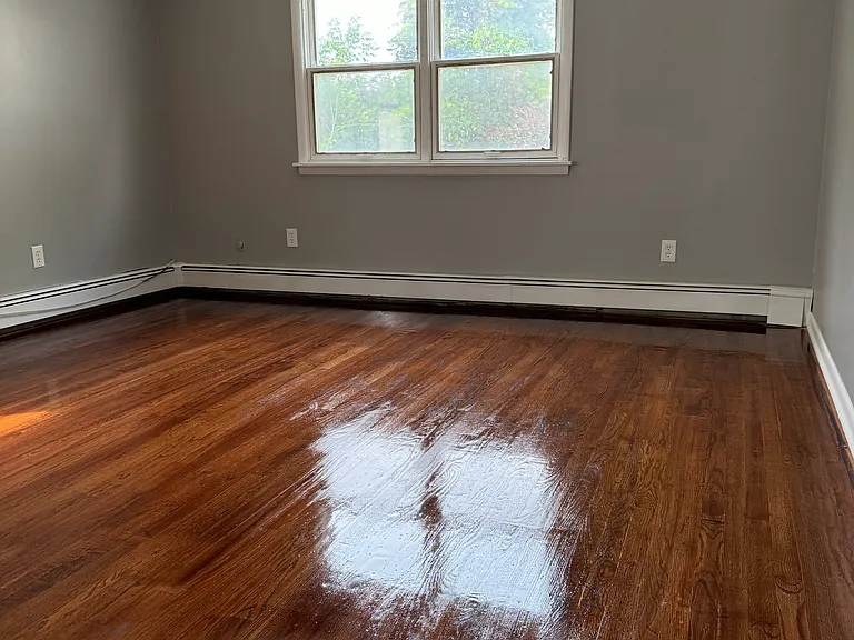 571 Morris St #1 — Photo 31
