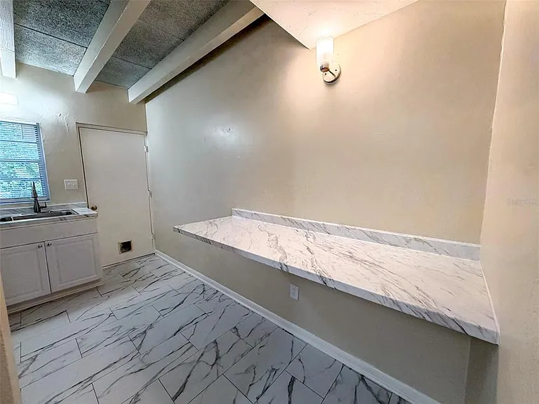 219 NW 3rd Ave #B — Photo 7