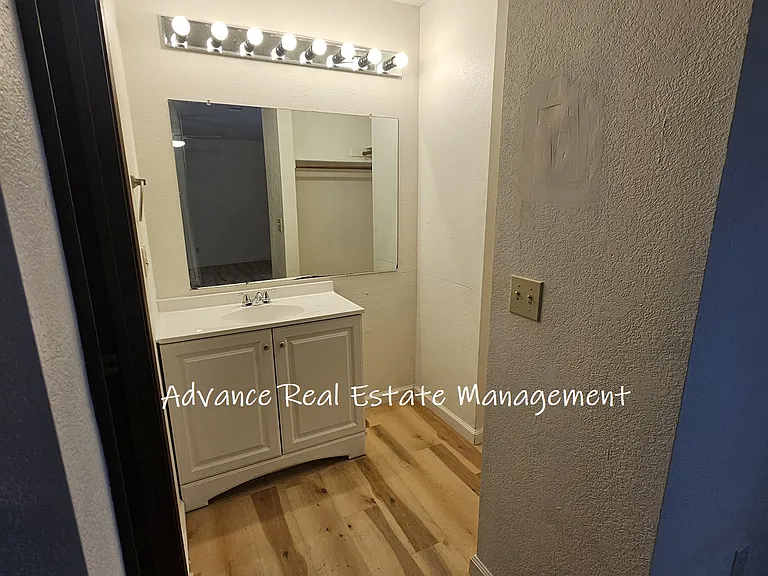 5 Eckert Ct — Photo 16