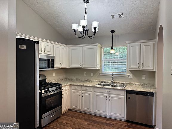 4th image of 334 Summer Hill Cir