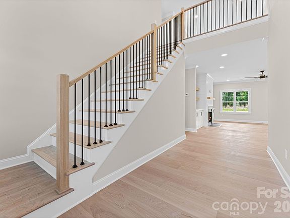 4th image of 102 Sandpiper Dr #18