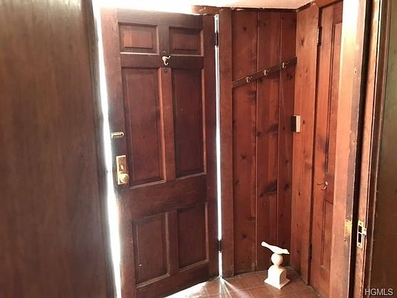 5th image of 209 1/2 Wilson Park Dr