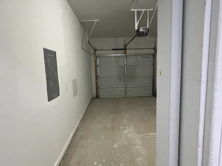 1605 Villa Cir — Photo 25