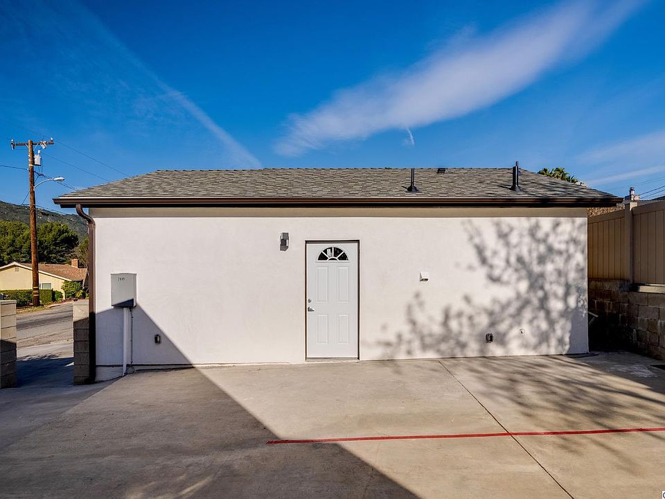 1st image of 2809 Altura Ave