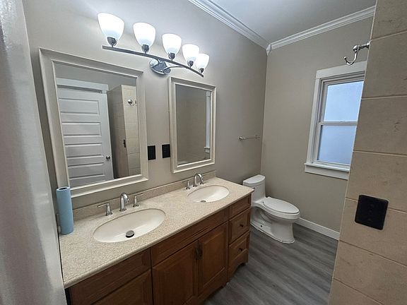 4th image of 6950 Lexington Ave