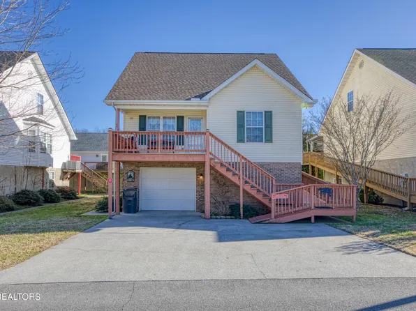 751 Plantation Dr, Pigeon Forge, TN 37863