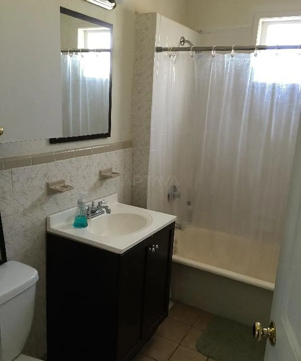 4 bed, $6,000 — Photo 2
