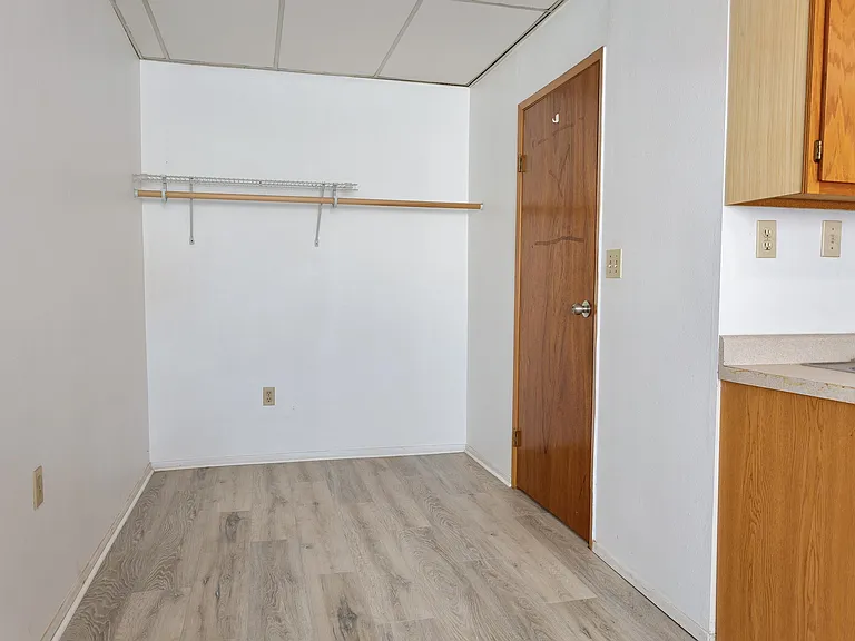 5420 S Tacoma Way — Photo 2