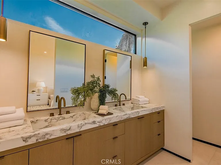 9018 Dorrington Ave — Photo 44