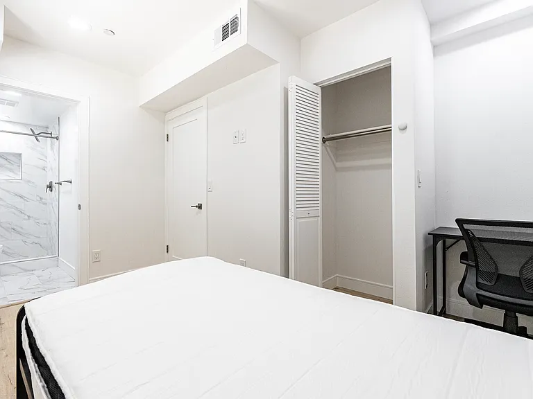1286 West 35th Place — Photo 7