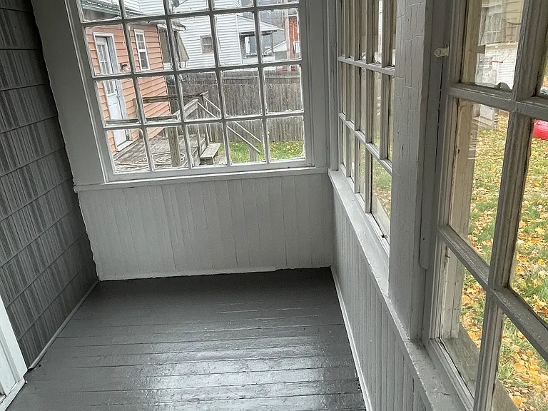 267 Oak Ave — Photo 3