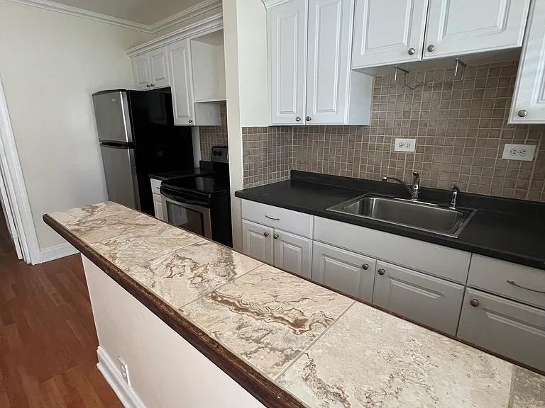 1333 NE 5th Ter #9 — Photo 2