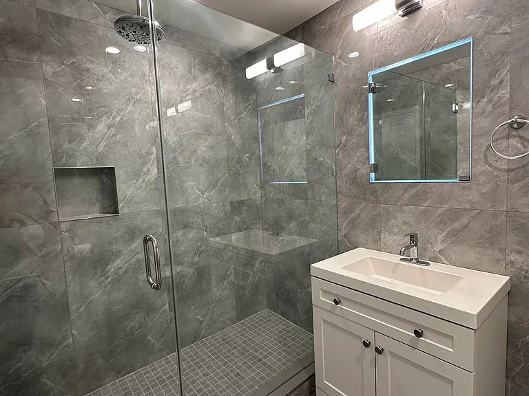 304 N Kenwood St #C — Photo 12