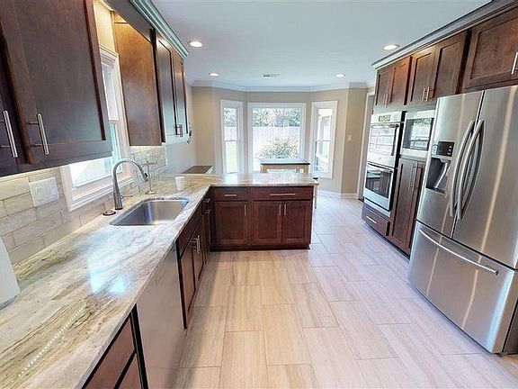 3rd image of 598 Greenbank Dr