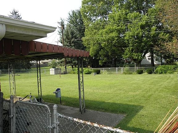 4th image of 2309 Candlewood Dr