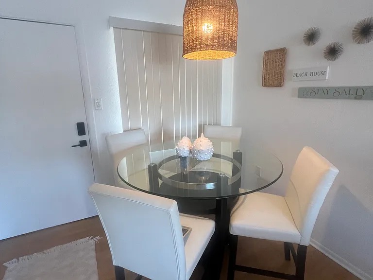 2041 Sunset Dr #E32 — Photo 1