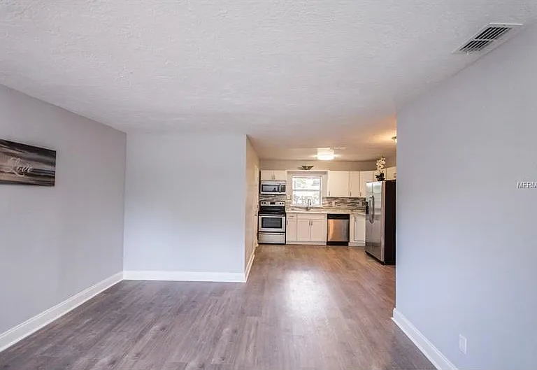 2909 Cornell Ave — Photo 3