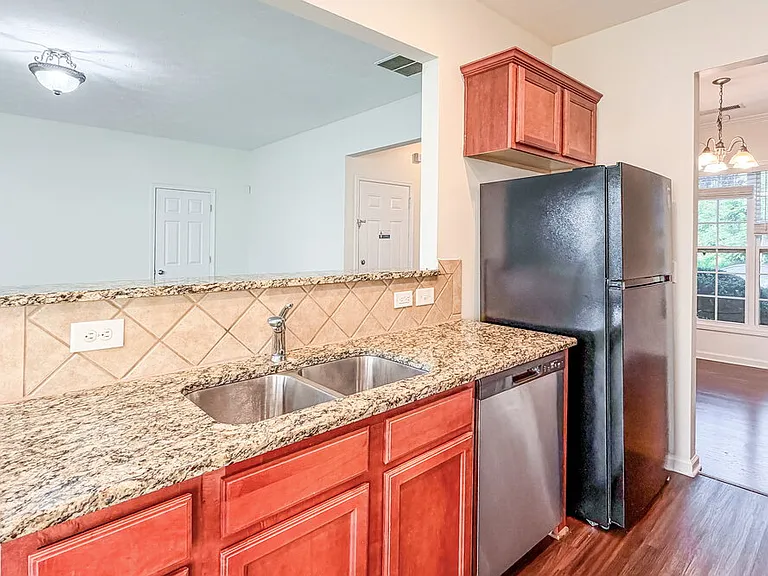 815 Forsythia Way — Photo 10