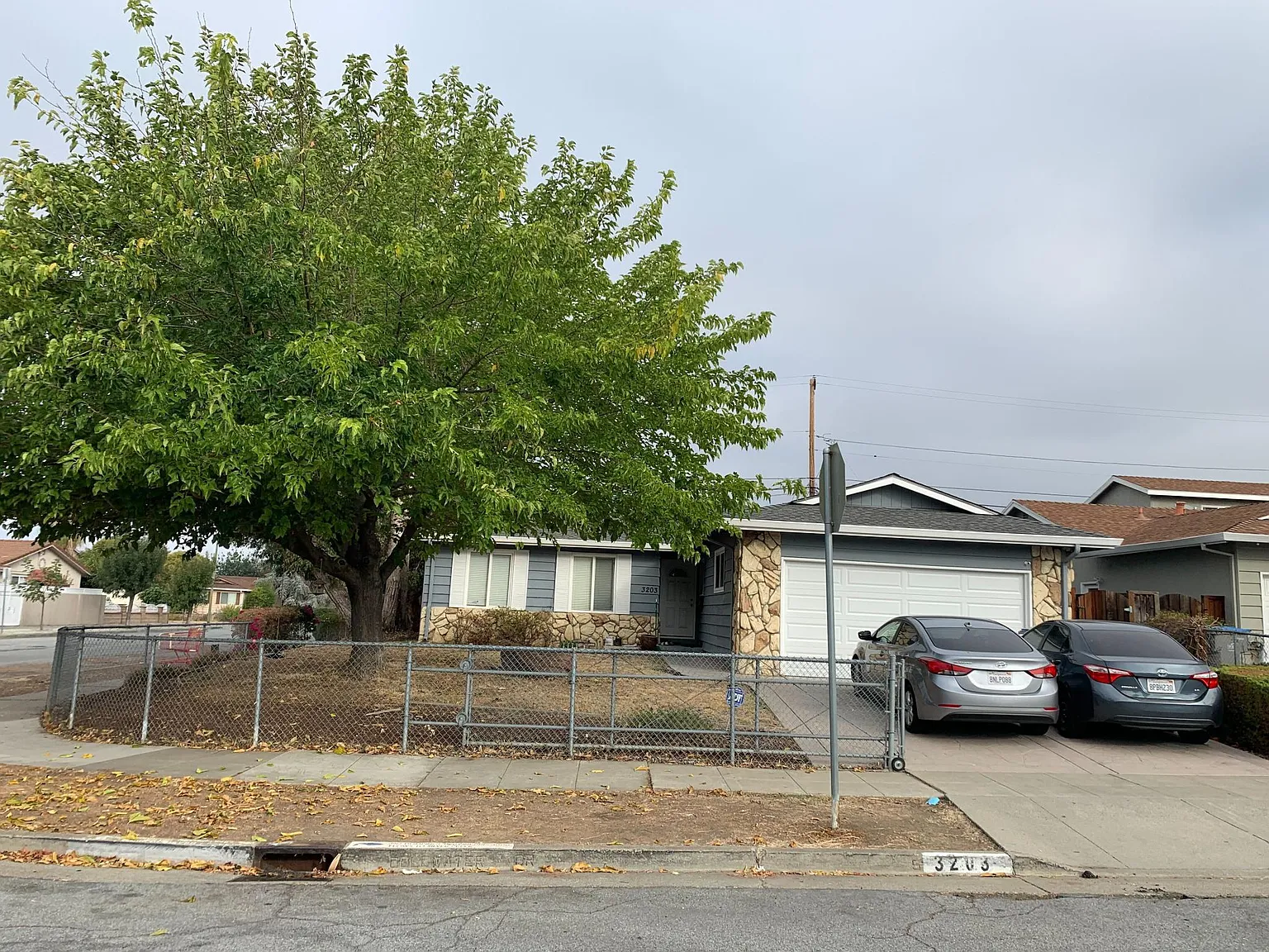 3203 Coldwater Dr photo 1