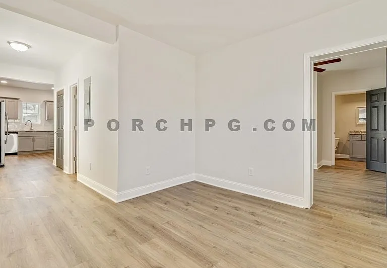 49 E 16th St SW #B — Photo 24