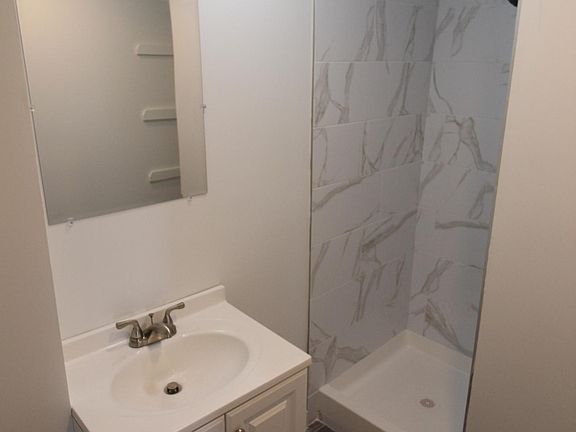 4th image of 27 Cottage St #2