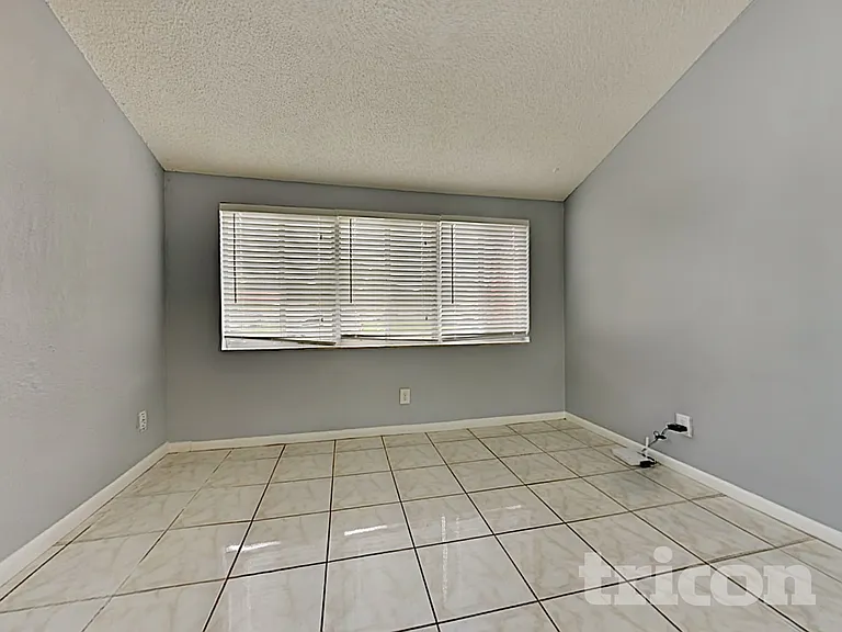 8235 Donaldson Dr — Photo 11