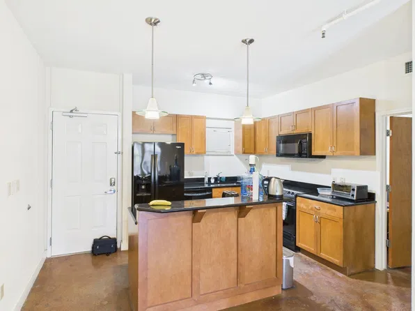 711 W 26th St APT 504, Austin, TX 78705