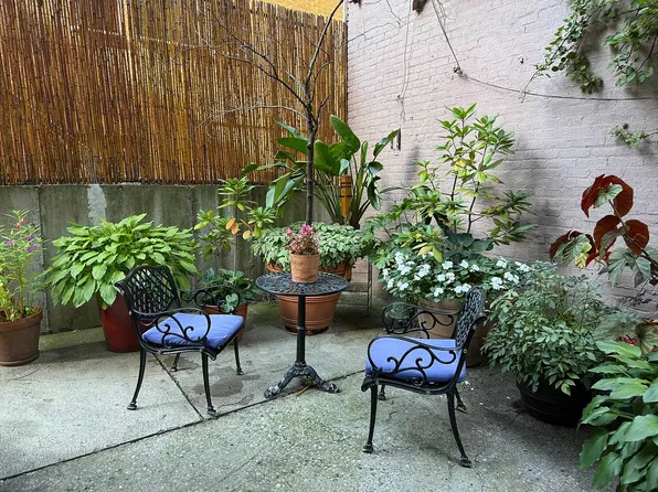 153 Clinton Ave APT 1A, Brooklyn, NY 11205