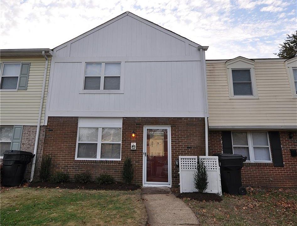 1st image of 815 S Buckingham Ct