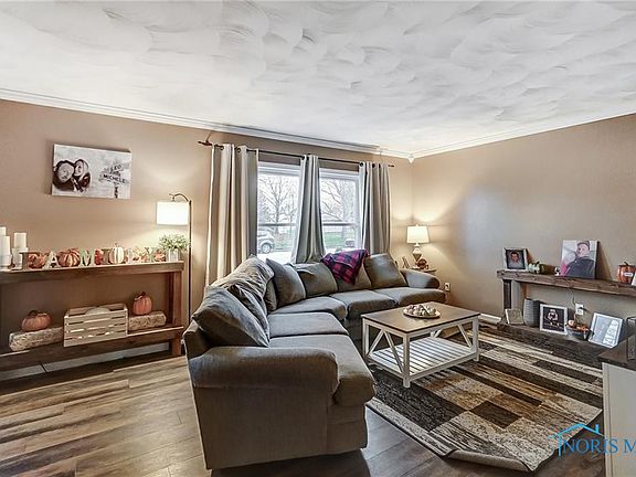 4th image of 335 Hartman St