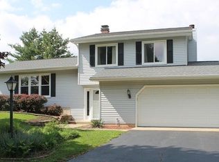 708 Merrimac St, Cary, IL 60013