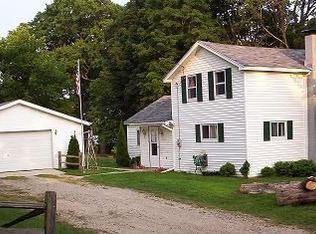 905 High St SE, Lowell, MI 49331