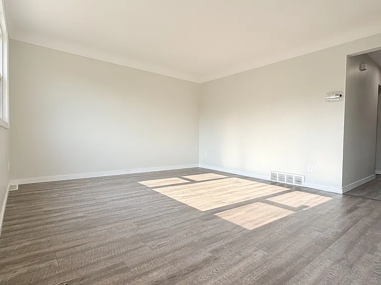 766 Indian Rd N #3 — Photo 2