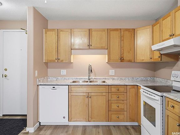 3rd image of UNIT 110-215 Lowe ROAD