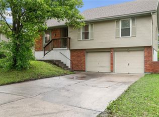9015 Laurel Ave, Kansas City, MO 64138