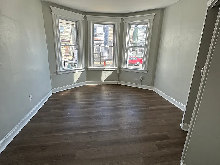 433 S 16th St #1 — photo 2 of 8